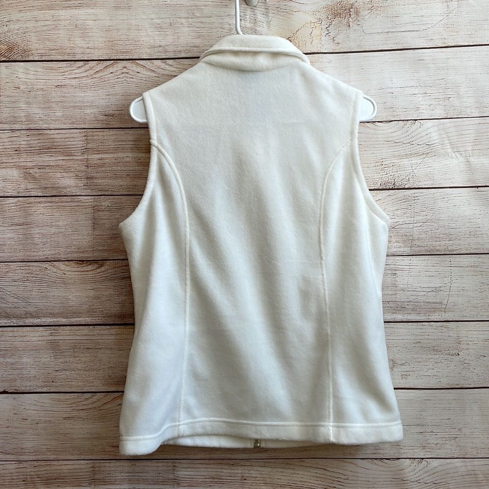 COLUMBIA FLEECE VEST IN WHITE - Picture 5 of 5